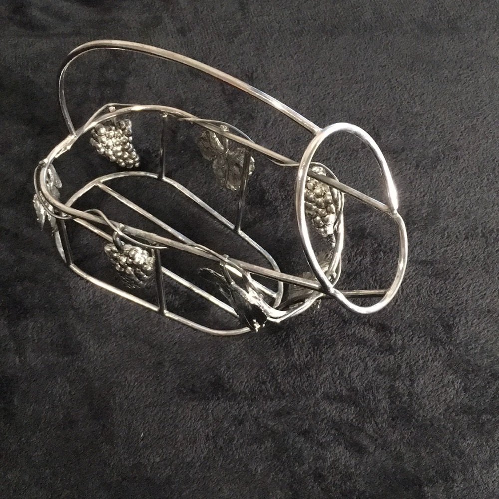 Godinger vintage silver wine caddy holder w/decorative grape clusters and leaves